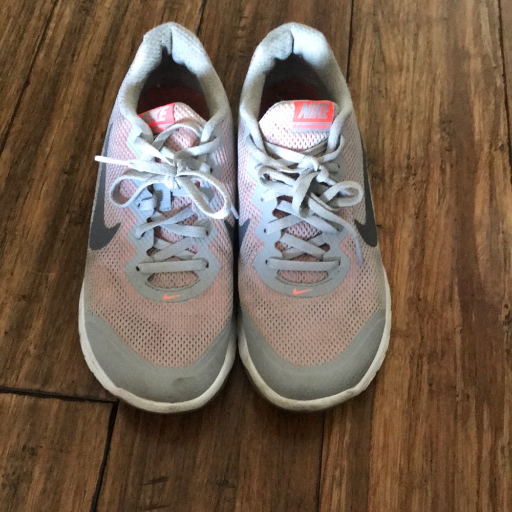 Nike tennis shoes
